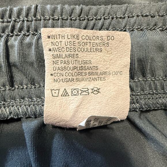 Under Armour Loose Coupe Shorts Gray Workout Athletic XXL 88-55 - Picture 12 of 14